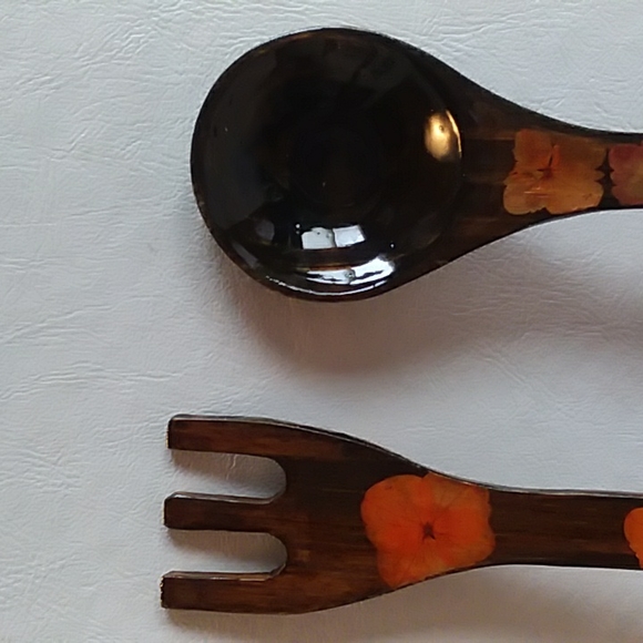 Hand Made Wood Salad Utensils - Picture 6 of 11